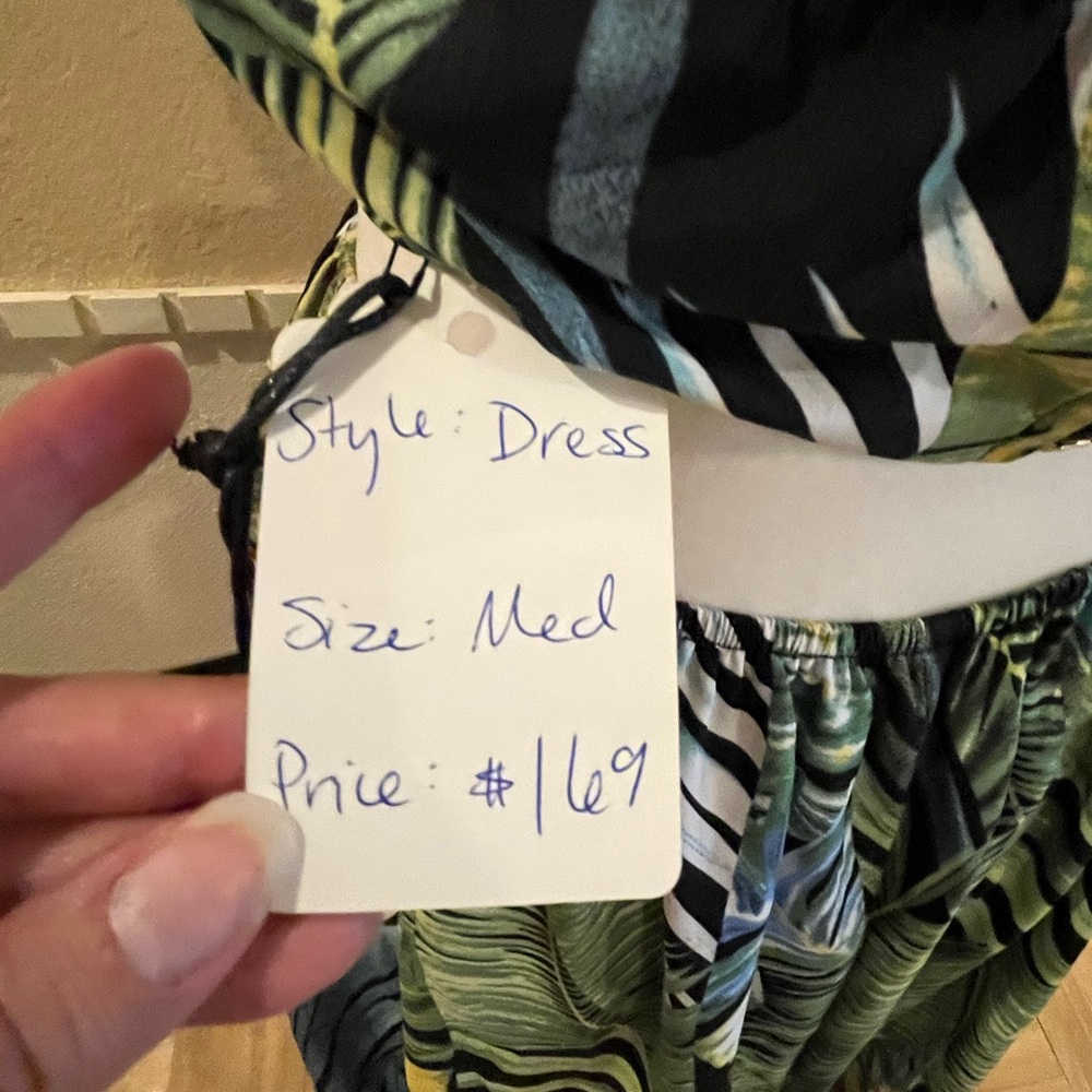 Tropical-print maxi dress. O-ring cut out. The Sang Clothing. Halter V-neck. M - Picture 10 of 15